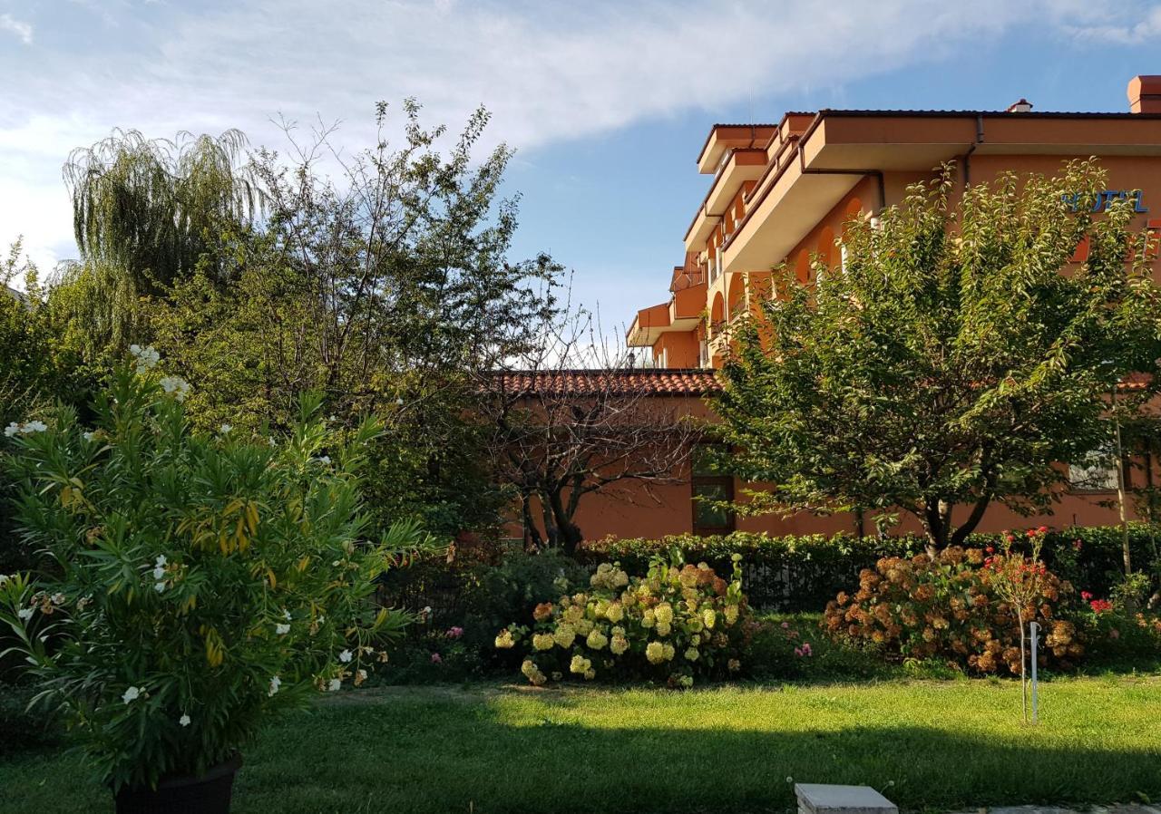 Family Hotel Magnolia Napospart Kültér fotó