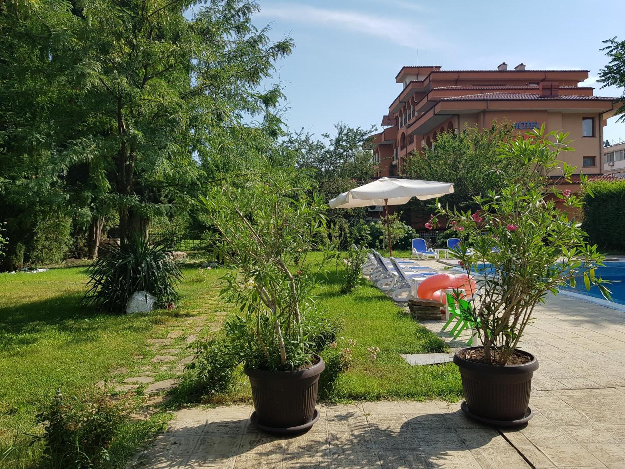 Family Hotel Magnolia Napospart Kültér fotó