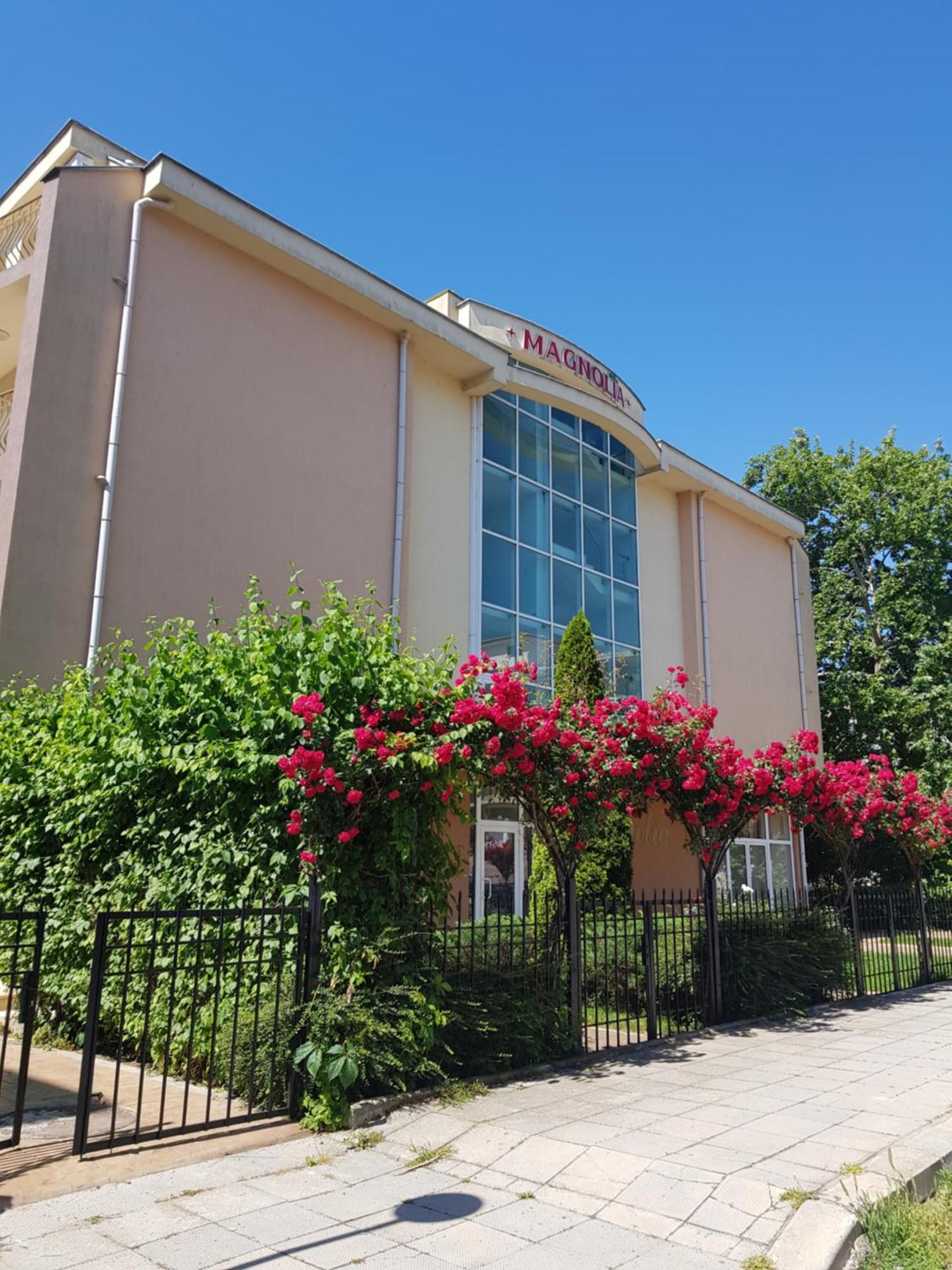 Family Hotel Magnolia Napospart Kültér fotó